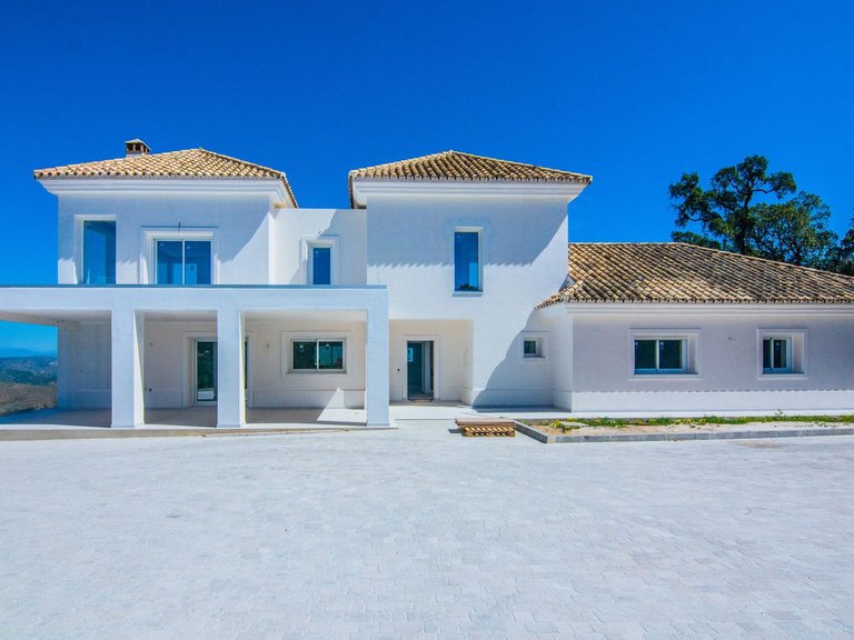 Villa for Sale in Inland La Mairena, Malaga 17