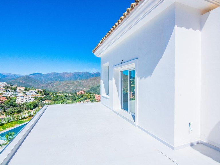 Villa for Sale in Inland La Mairena, Malaga 18