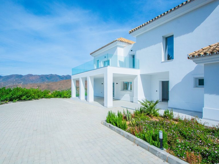 Villa for Sale in Inland La Mairena, Malaga 19