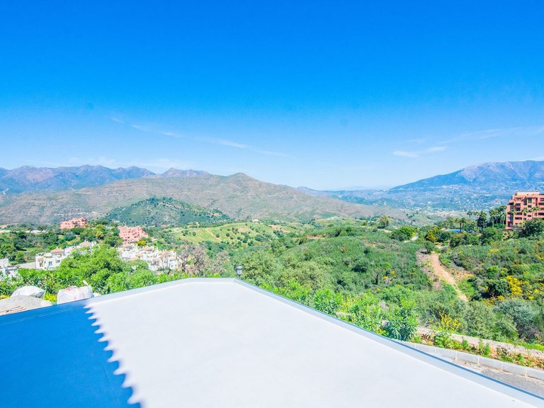 Villa for Sale in Inland La Mairena, Malaga 22