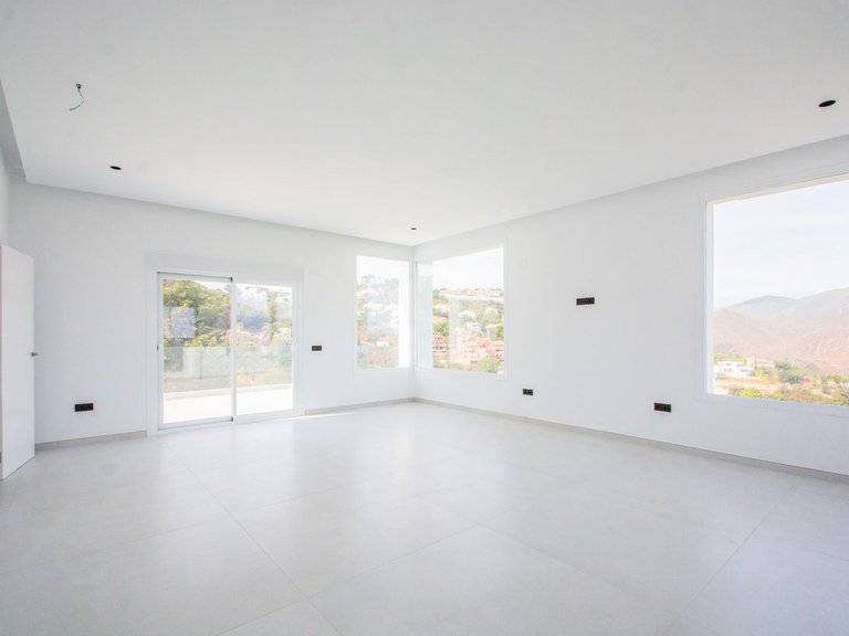 Villa for Sale in Inland La Mairena, Malaga 8