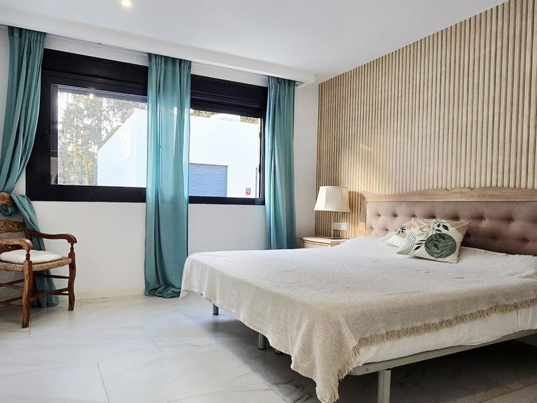 Town House for Sale in Nueva Andalucía, Malaga 16
