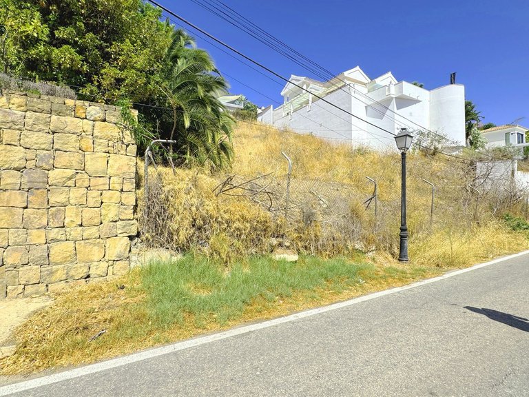 Plot for Sale in Nueva Andalucía, Malaga 10