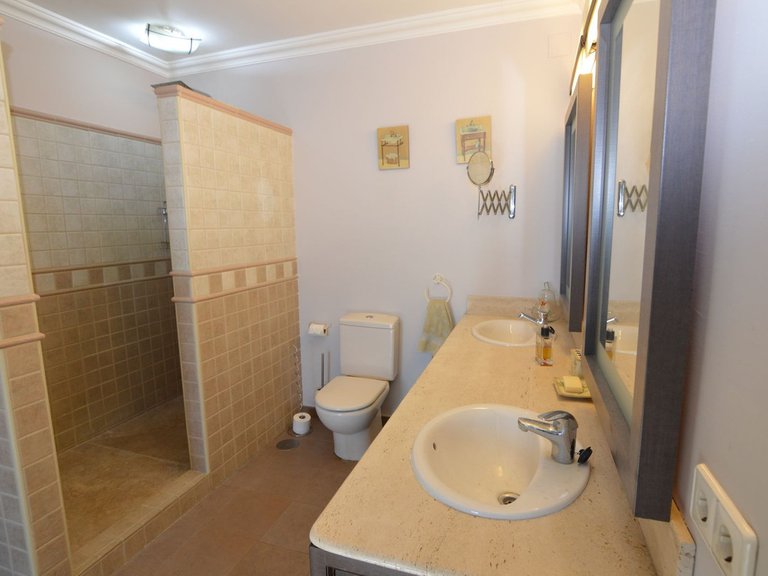 Villa for Sale in Marbella, Malaga 12