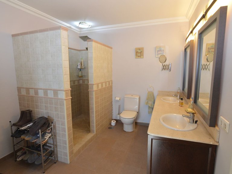 Villa for Sale in Marbella, Malaga 13
