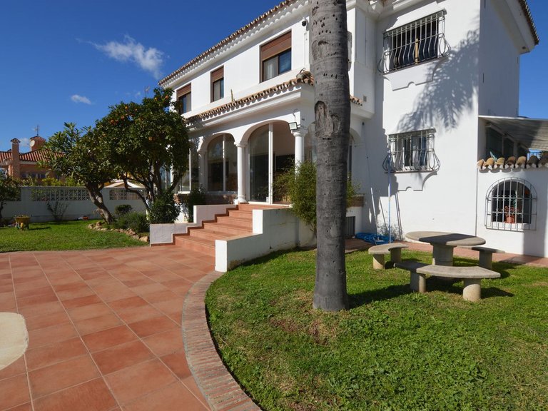 Villa for Sale in Marbella, Malaga 24