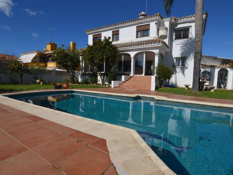 Villa for Sale in Marbella, Malaga 25