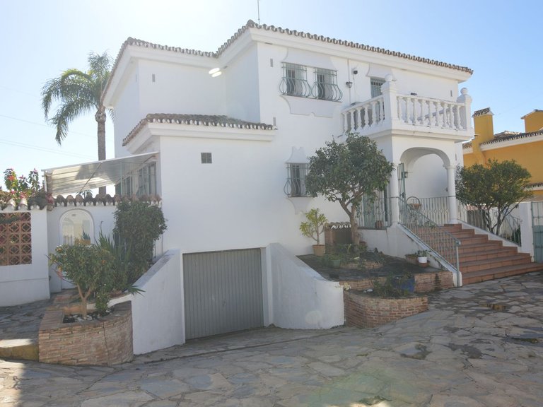 Villa for Sale in Marbella, Malaga 28