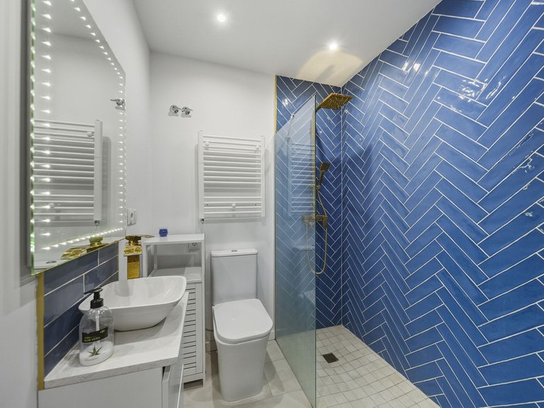 Apartment for Sale in Costa del Sol, Benalmadena, Malaga 11