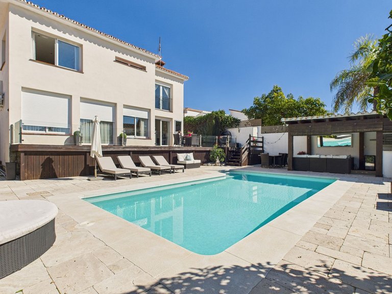 Villa for  in Marbella, Malaga 32
