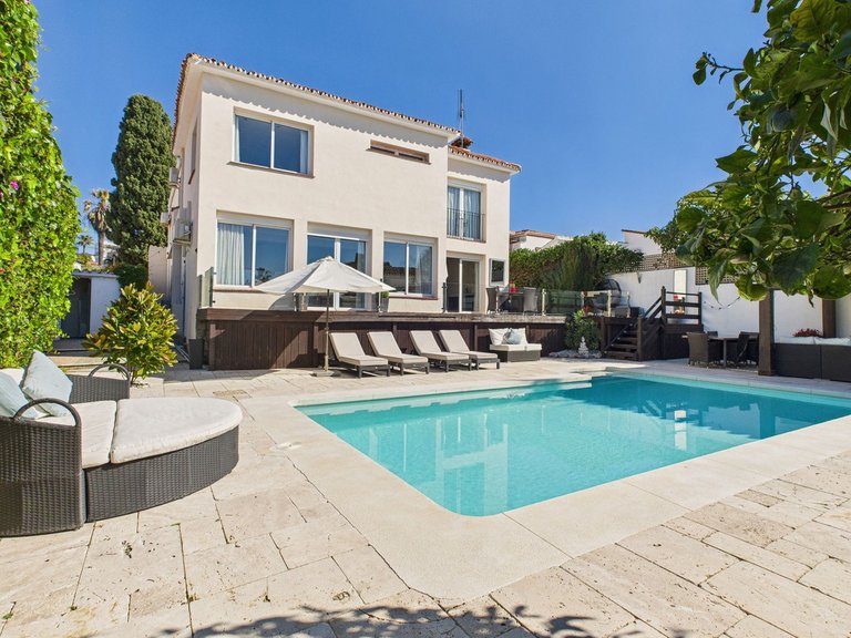 Villa for  in Marbella, Malaga 36