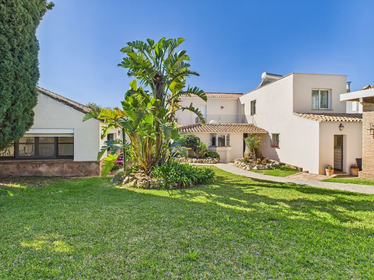 Villa for  in Marbella, Malaga 39