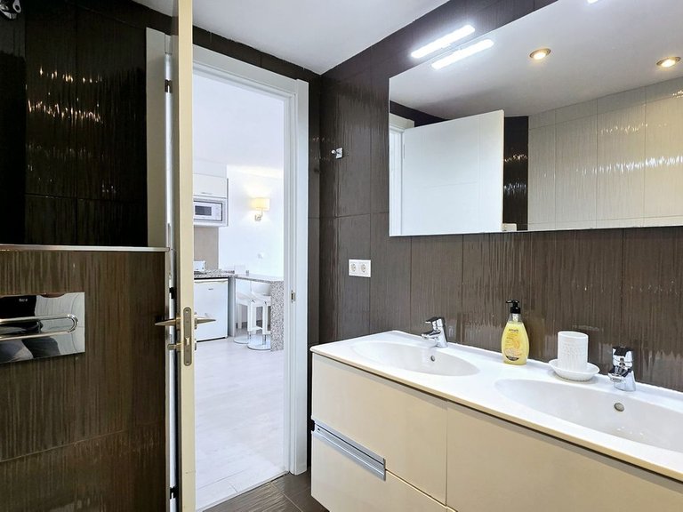 Apartment for Sale in Puerto Banús, Malaga 9