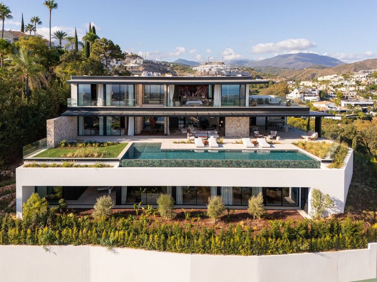 Villa for Sale in Benahavís, Malaga 1
