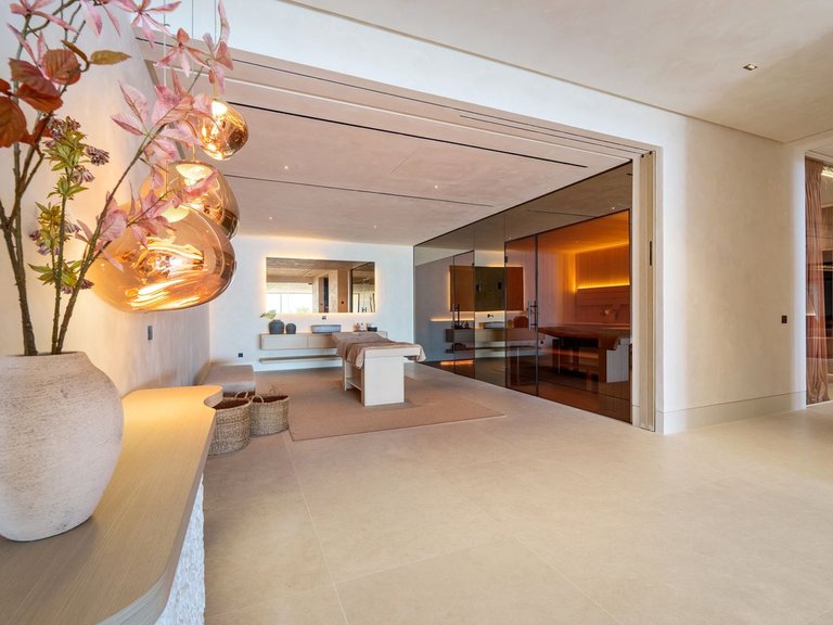 Villa for Sale in Benahavís, Malaga 14