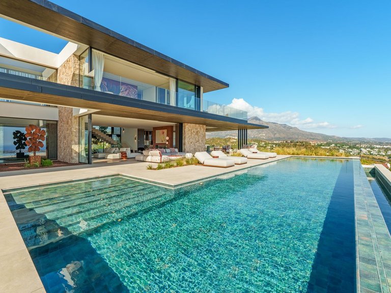 Villa for Sale in Benahavís, Malaga 2