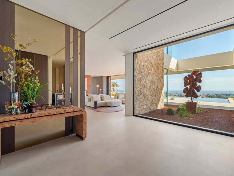 Villa for Sale in Benahavís, Malaga 35