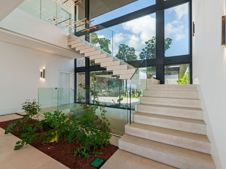 Villa for Sale in Benahavís, Malaga 37