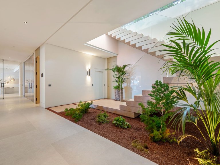 Villa for Sale in Benahavís, Malaga 38