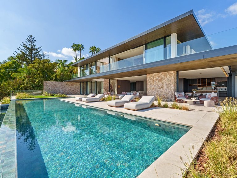 Villa for Sale in Benahavís, Malaga 42