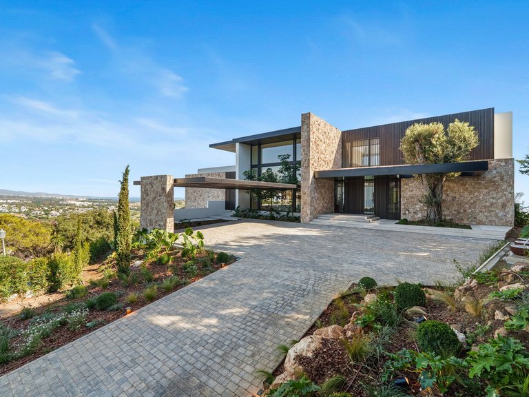 Villa for Sale in Benahavís, Malaga 5
