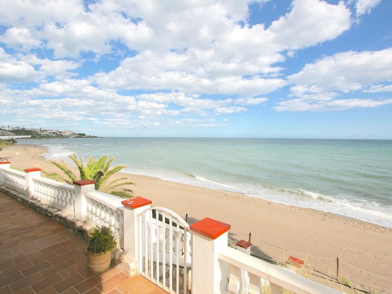 Villa for Sale in Costa del Sol Mijas Costa, Malaga 1