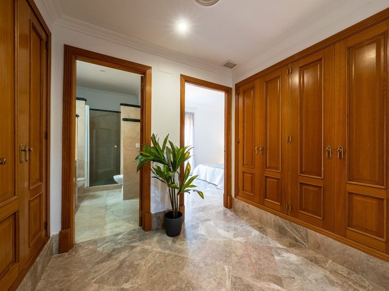 Villa for Sale in Santa Clara, Malaga 16