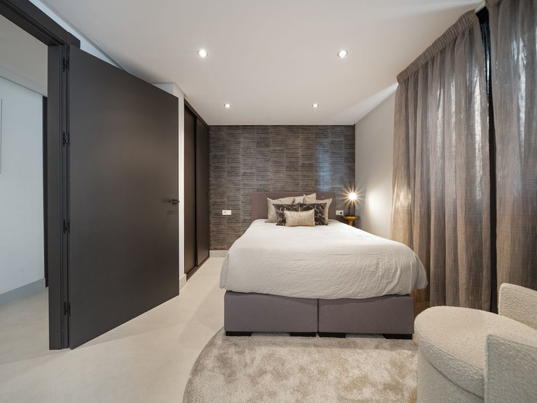 Apartment for Sale in Costa del Sol, Benalmadena Costa, Malaga 16