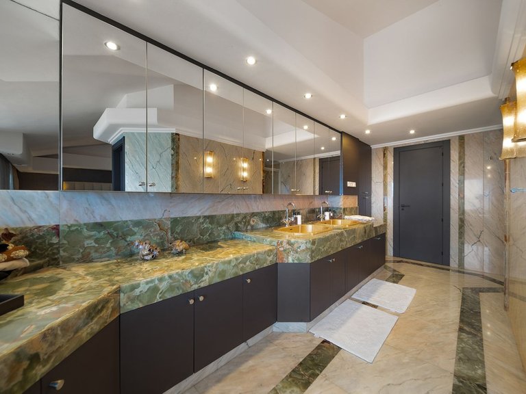 Apartment for Sale in Costa del Sol, Benalmadena Costa, Malaga 17