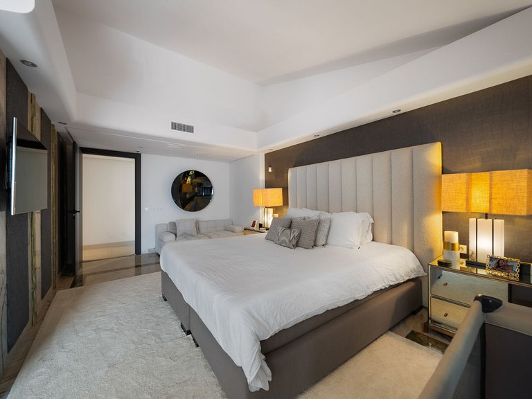 Apartment for Sale in Costa del Sol, Benalmadena Costa, Malaga 18