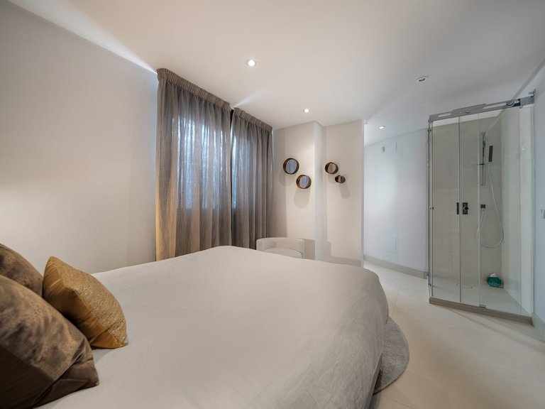 Apartment for Sale in Costa del Sol, Benalmadena Costa, Malaga 19