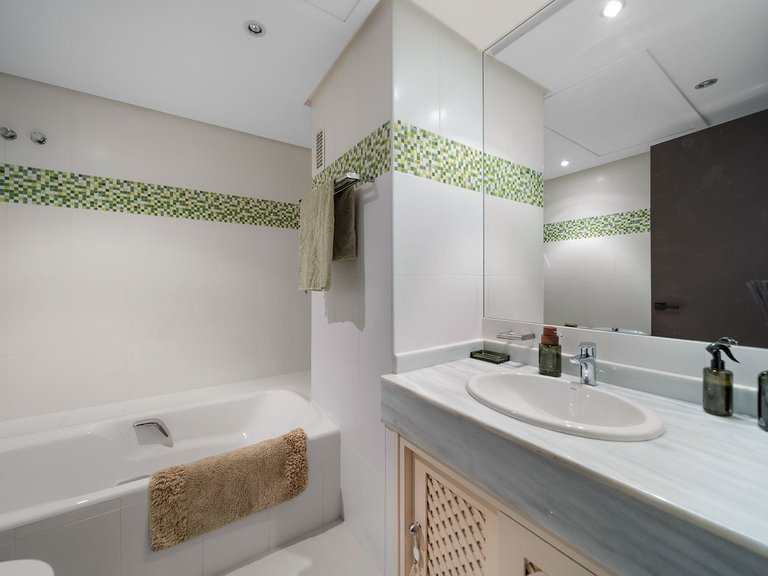 Apartment for Sale in Costa del Sol, Benalmadena Costa, Malaga 20