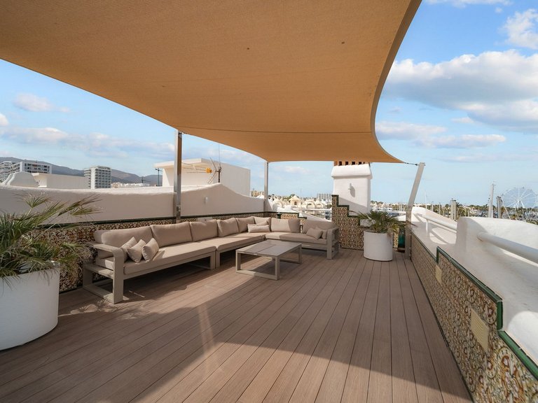 Apartment for Sale in Costa del Sol, Benalmadena Costa, Malaga 22
