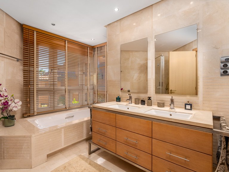 Apartment for Sale in Costa del Sol The Golden Mile, Malaga 8