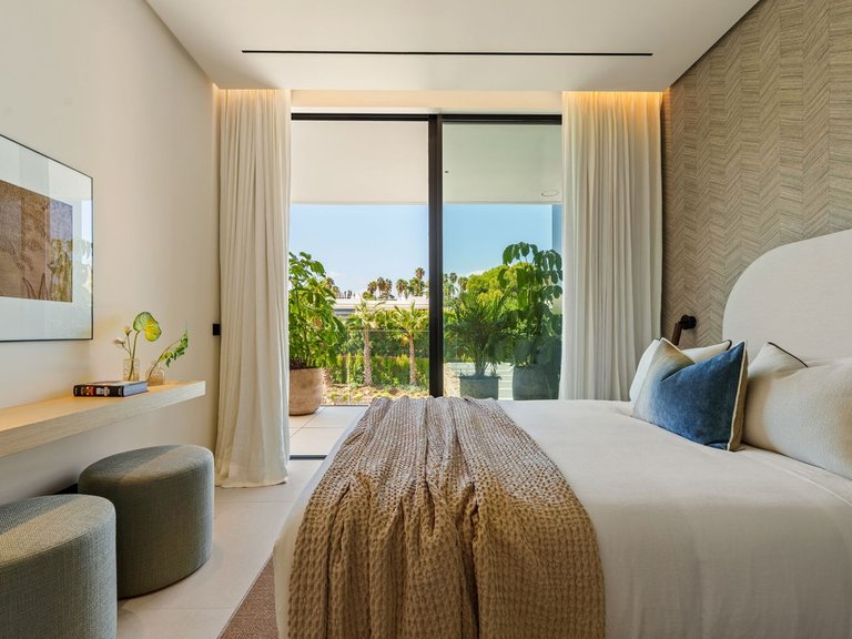 Villa for Sale in Marbella, Malaga 8