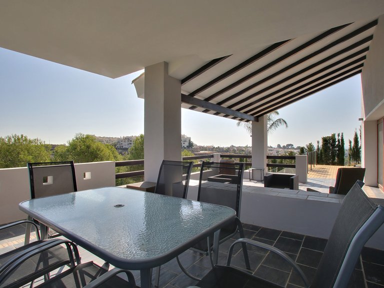 Villa for Sale in New Golden Mile, Malaga 13