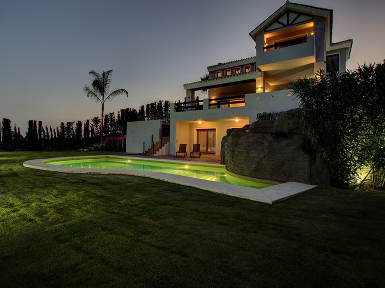 Villa for Sale in New Golden Mile, Malaga 21