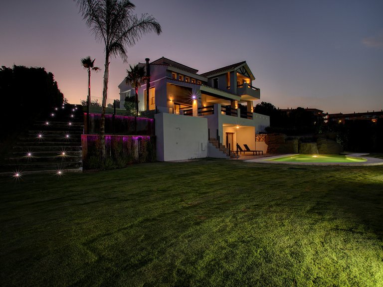 Villa for Sale in New Golden Mile, Malaga 23