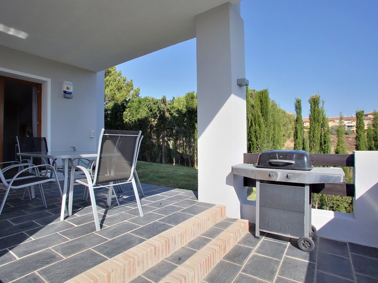 Villa for Sale in New Golden Mile, Malaga 25