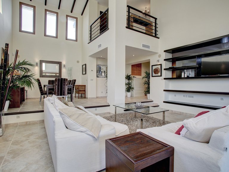 Villa for Sale in New Golden Mile, Malaga 32