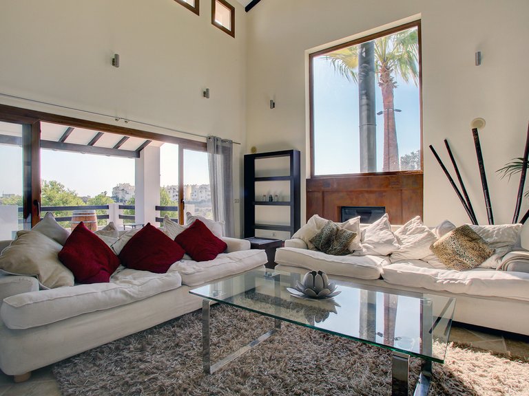 Villa for Sale in New Golden Mile, Malaga 37