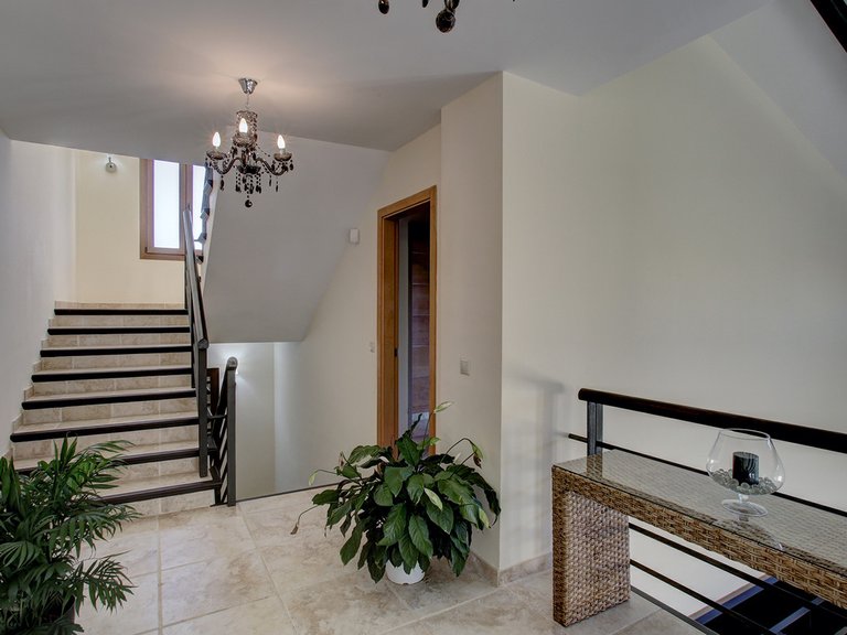 Villa for Sale in New Golden Mile, Malaga 46