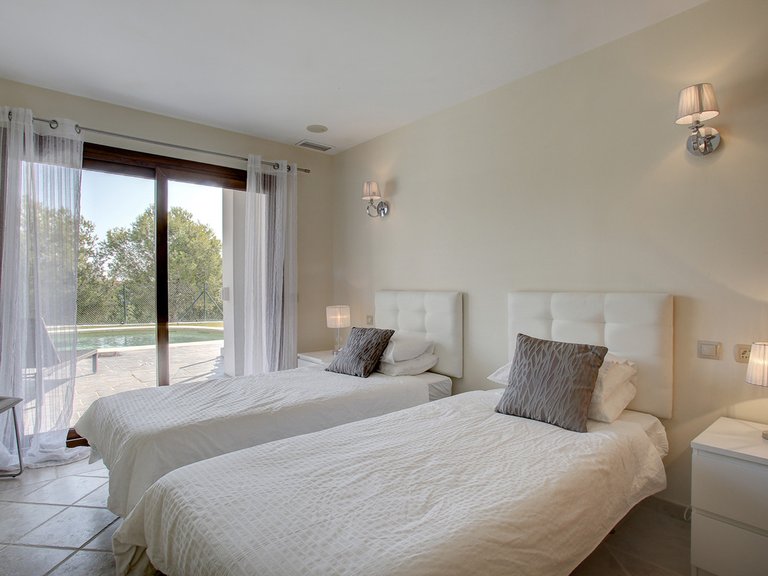 Villa for Sale in New Golden Mile, Malaga 58