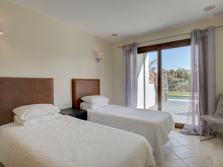 Villa for Sale in New Golden Mile, Malaga 59