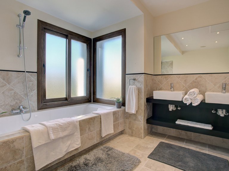 Villa for Sale in New Golden Mile, Malaga 64