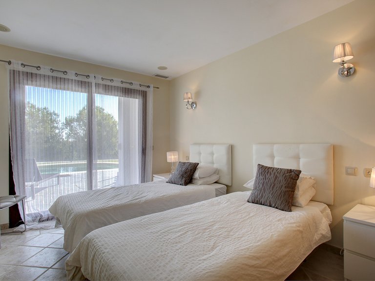 Villa for Sale in New Golden Mile, Malaga 65