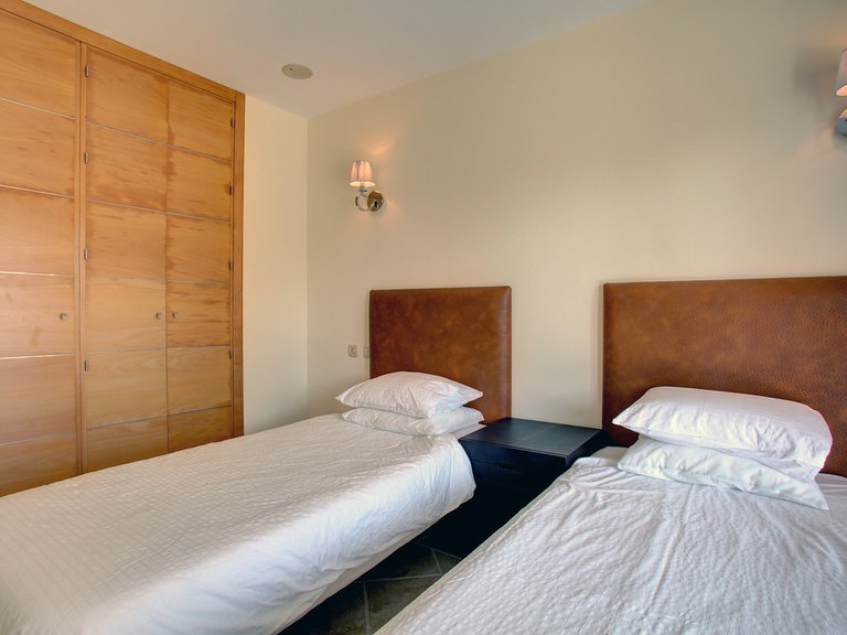 Villa for Sale in New Golden Mile, Malaga 69