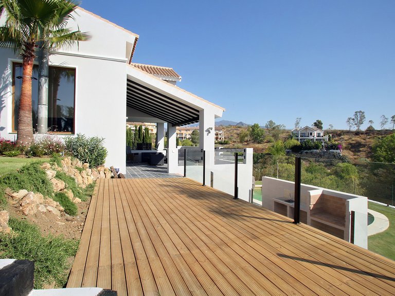 Villa for Sale in New Golden Mile, Malaga 7