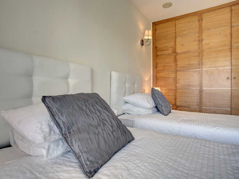 Villa for Sale in New Golden Mile, Malaga 70