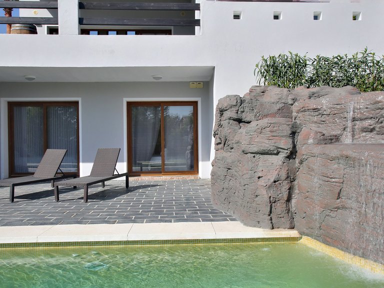 Villa for Sale in New Golden Mile, Malaga 9